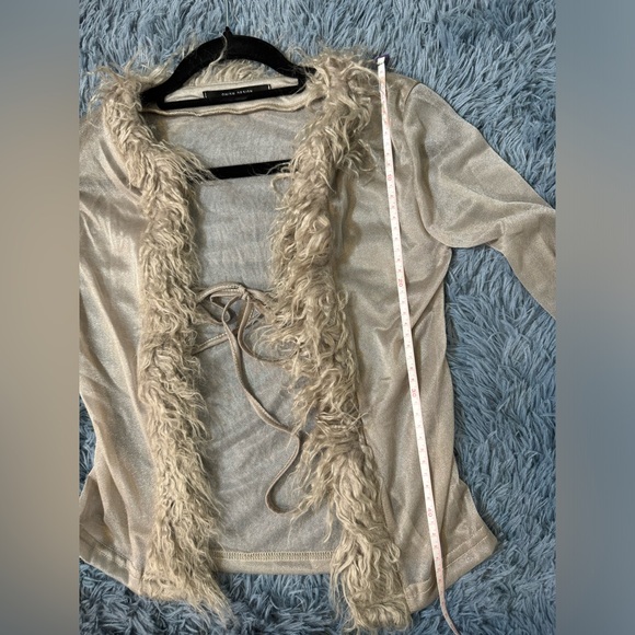 NWOT-Gorgeous see through furry top perfect for a night out - Picture 6 of 6